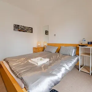 Private In City Center Bed & Breakfast